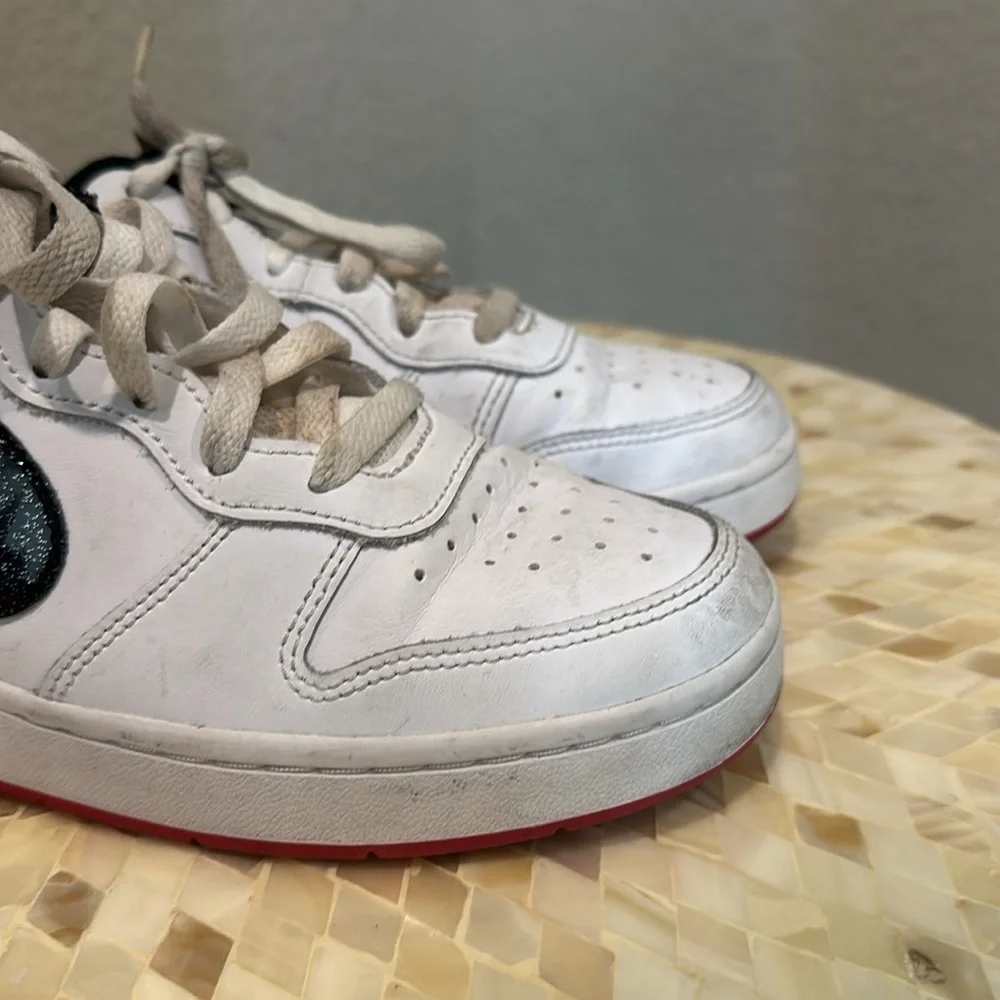 Nike Court Borough Low 2 SE Grade School 'White Very Berry' size 6 y